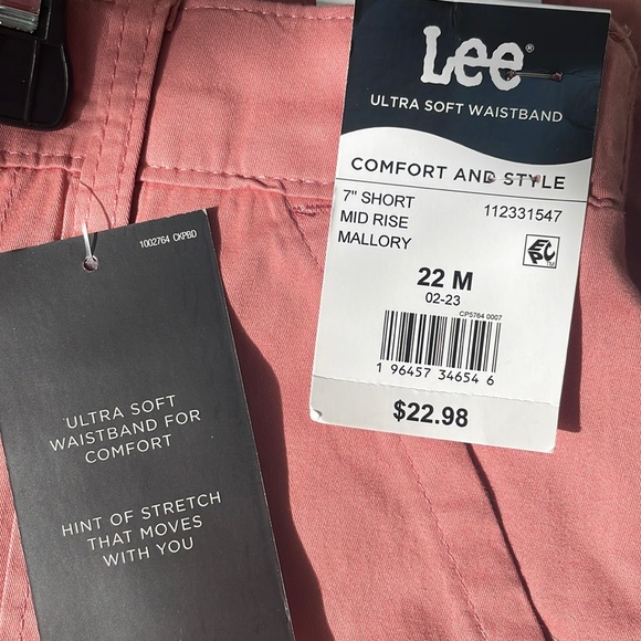 NWT Lee Women’s Utility Short - Picture 5 of 6